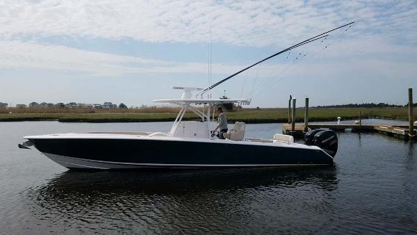 35' Spectre, Listing Number 100803780, - Photo No. 2