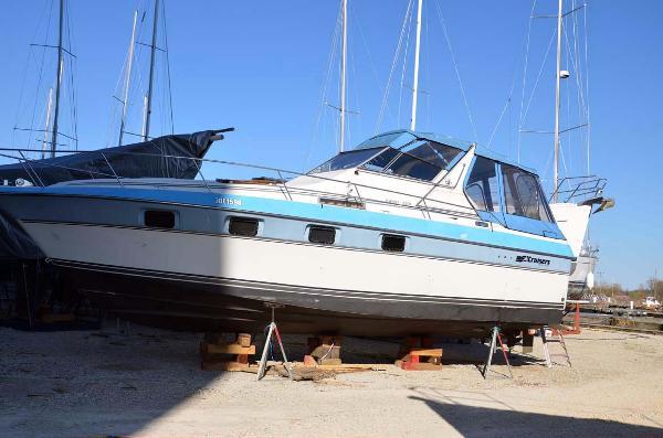 33' Cruisers Yachts, Listing Number 100850901, - Photo No. 27