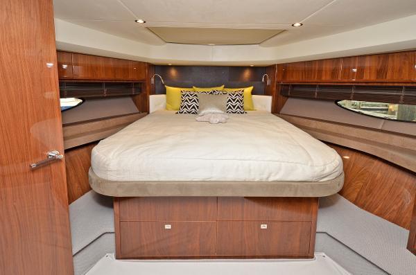 72' Princess, Listing Number 100818685, Image No. 35