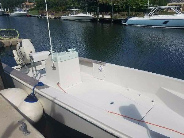 22' Boston Whaler, Listing Number 100782338, Image No. 2
