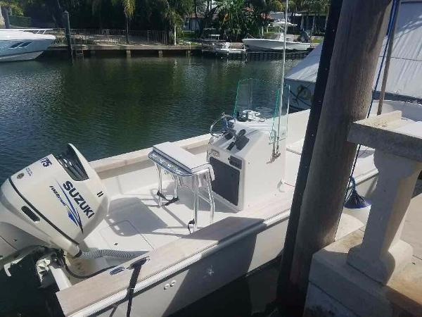 22' Boston Whaler, Listing Number 100782338, - Photo No. 3
