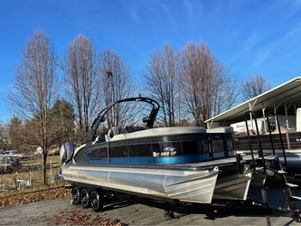 Used Boats: Manitou 25 LX SHP Dual Engine for sale
