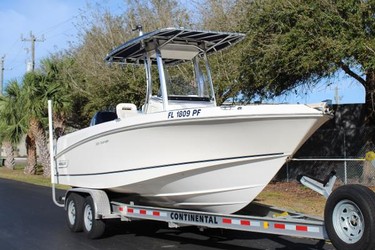 Used Boats: Boston Whaler 220 Outrage for sale