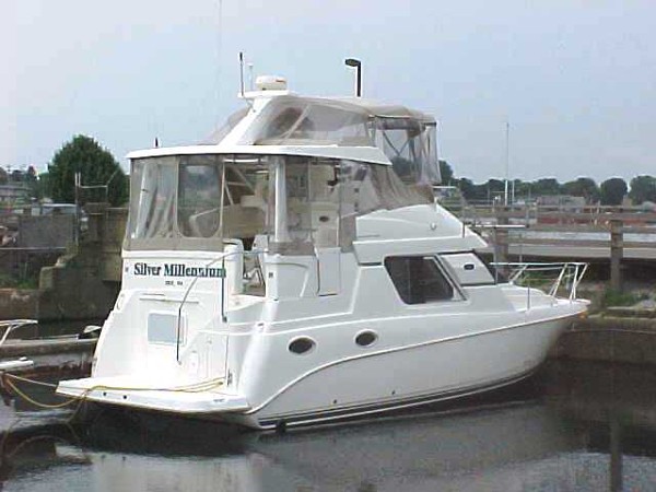 35' Silverton 352 Motoryacht