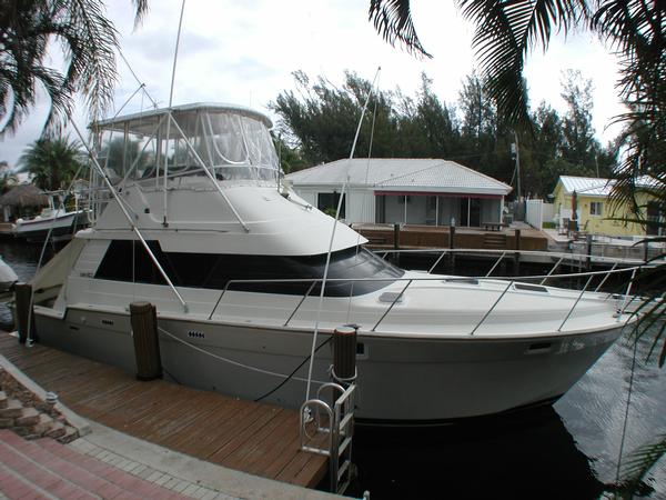40' Luhrs 400 Tournament - Clean / Low Hours!