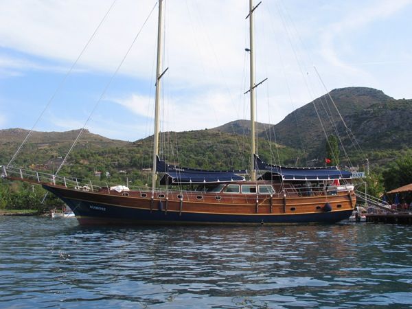 95' Custom Deluxe Sailing Yacht