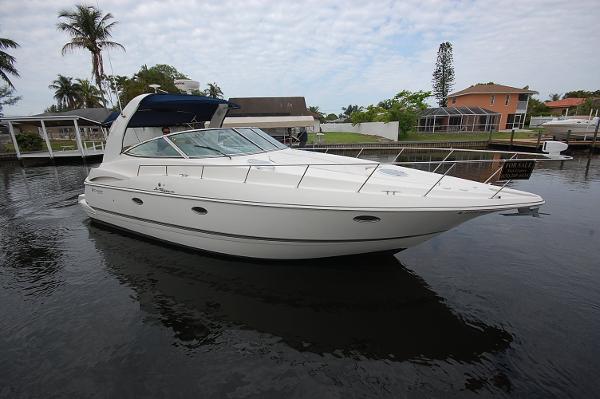 37' Cruisers Yachts 370 Express - Diesel