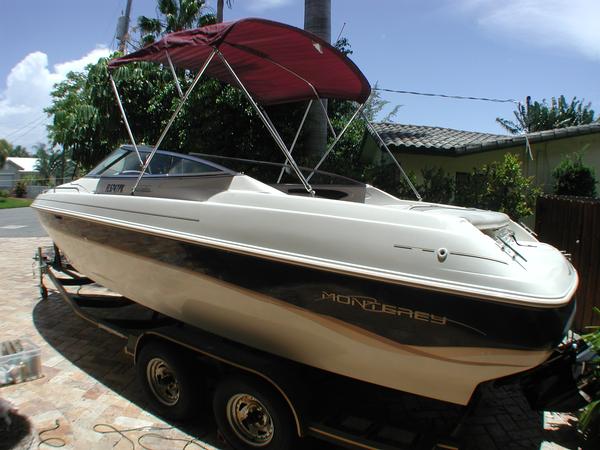 23' Monterey 236 Bow Rider Low Hours