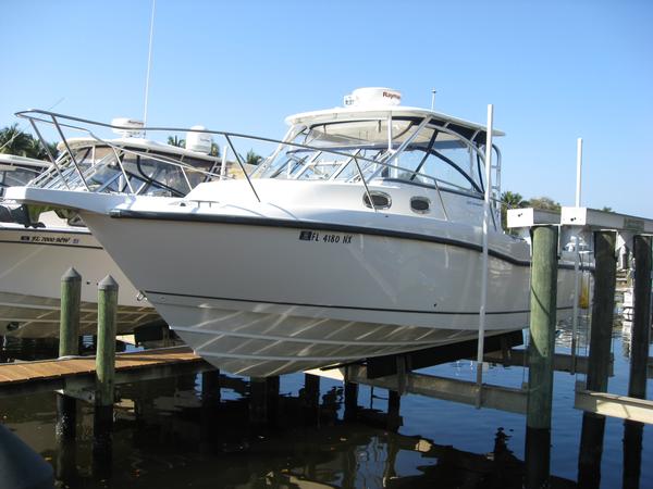 30' Boston Whaler Conquest