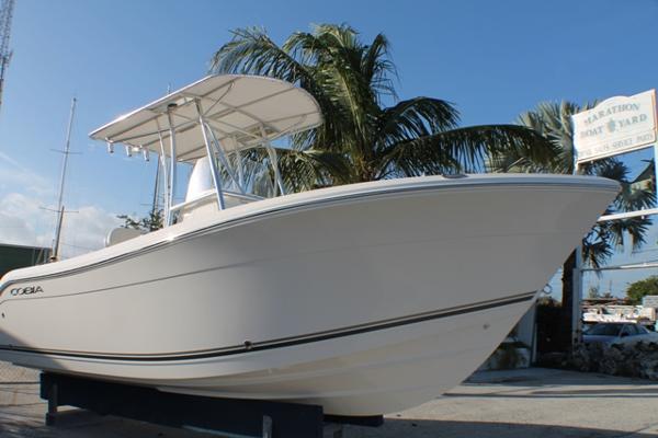 21' Cobia 217 Center Console