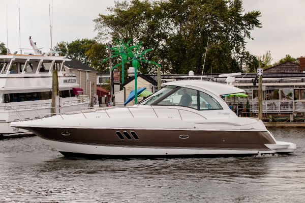 43' Cruisers Yachts 430 Sports Coupe
