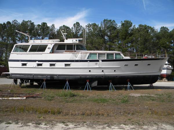 68' Burger Aluminum Hardtop Motoryacht