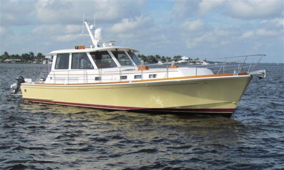 49' GRAND BANKS 49 SX Eastbay Express