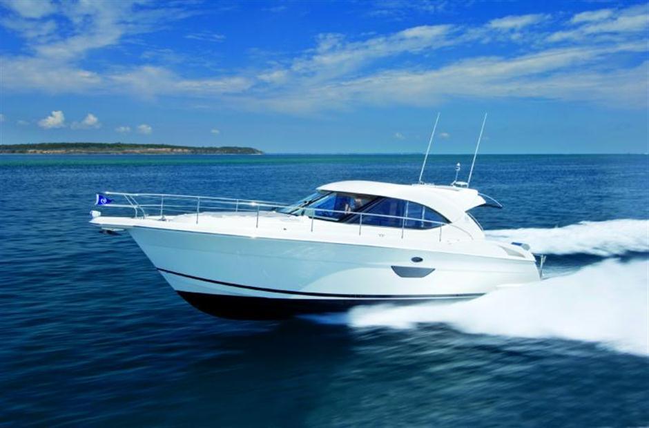 44' RIVIERA 4400 Sport Yacht with IPS