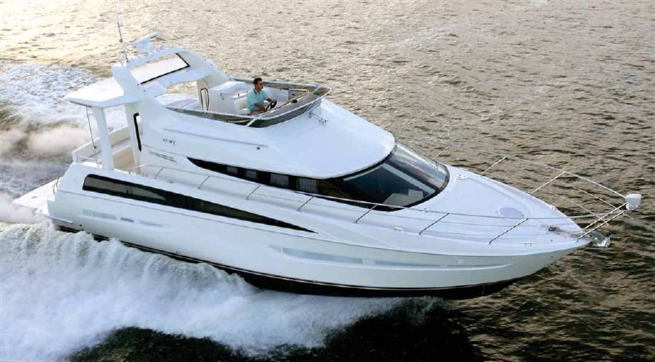 43' CARVER Motor Yacht  **LOW HOURS**