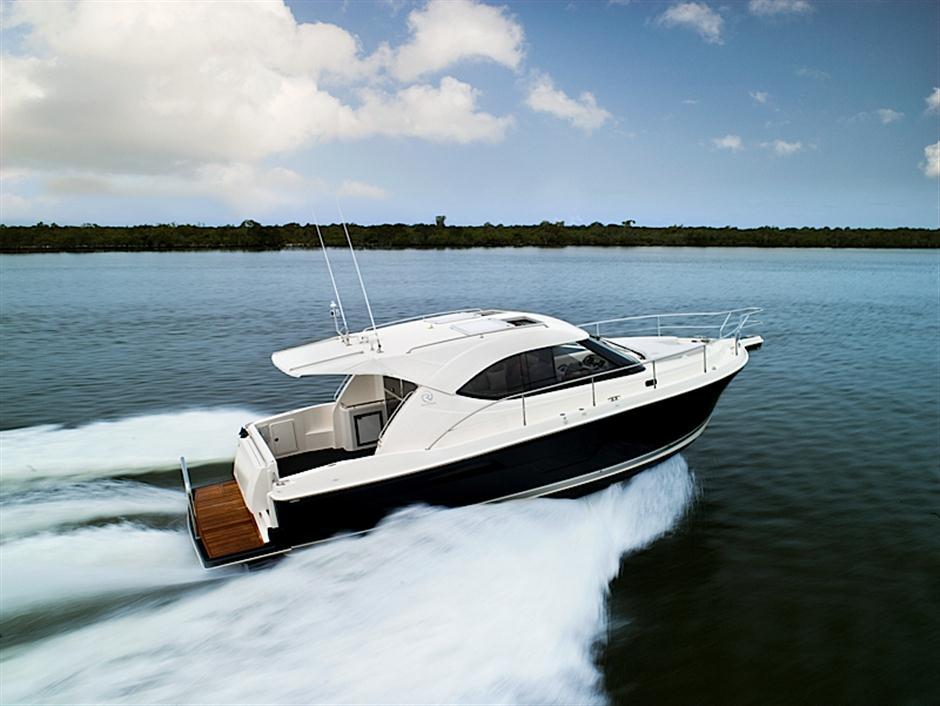 36' RIVIERA 3600 Sport Yacht with IPS