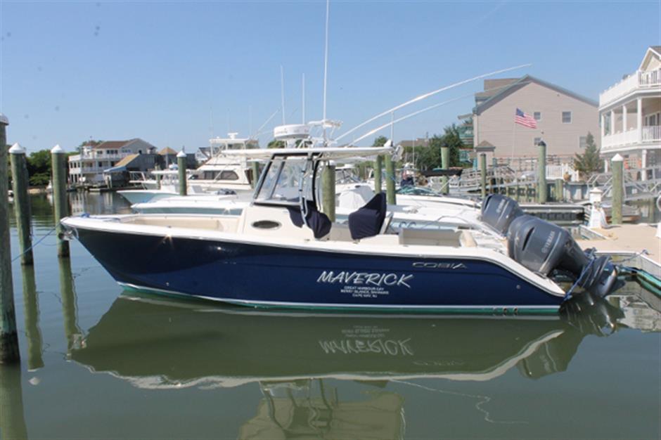 29' COBIA 296 Center Console