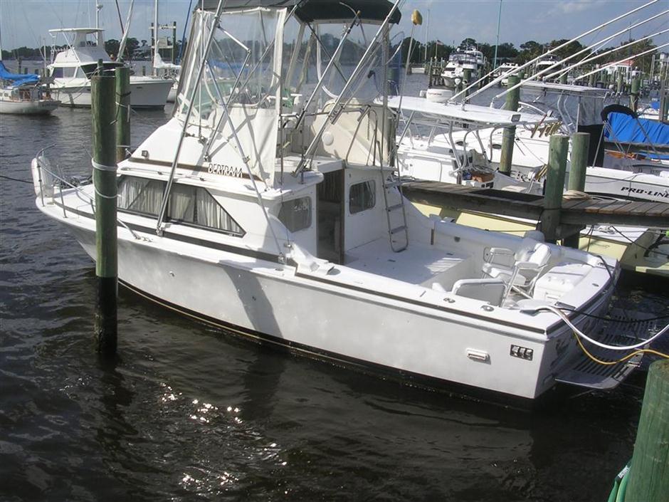 28' BERTRAM Flybridge