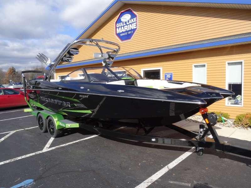 24' Malibu Boats Wakesetter 24 MXZ