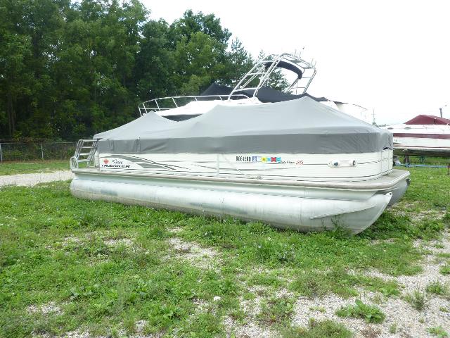 25' Sun Tracker 25 PARTY BARGE