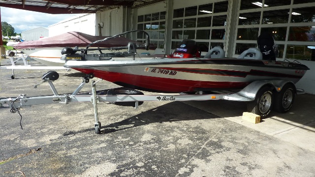 18' Bass Cat Boats 18 SABRE FTD SINGLE CONSOLE