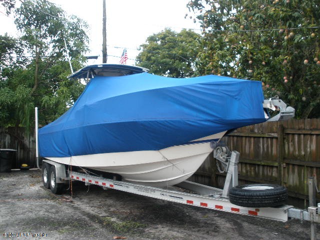 28' Caravelle 28 Center Console