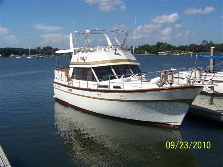 41' PRESIDENT YACHTS Double Cabin