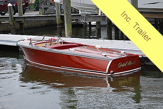 17' Chris-Craft 17' Classic Deluxe Runabout