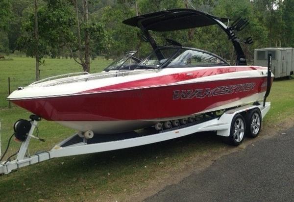 21' Malibu WAKESETTER VLX