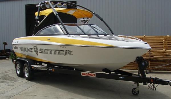 21' Malibu WAKESETTER VLX