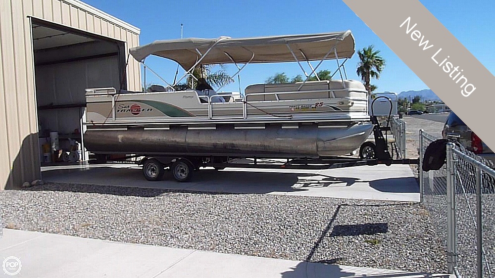 25' Sun Tracker Party Barge 25