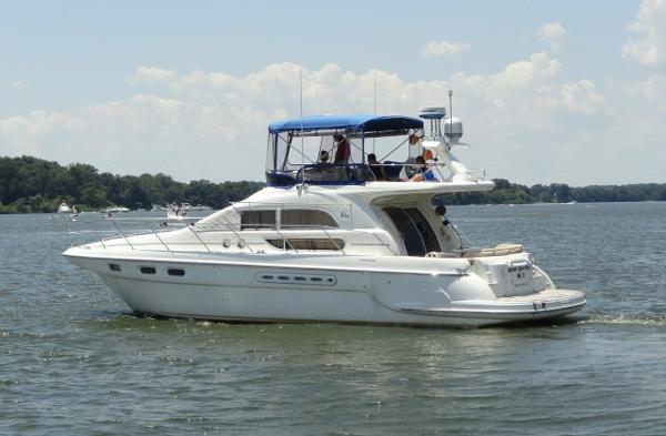 44' Sealine F44 Flybridge