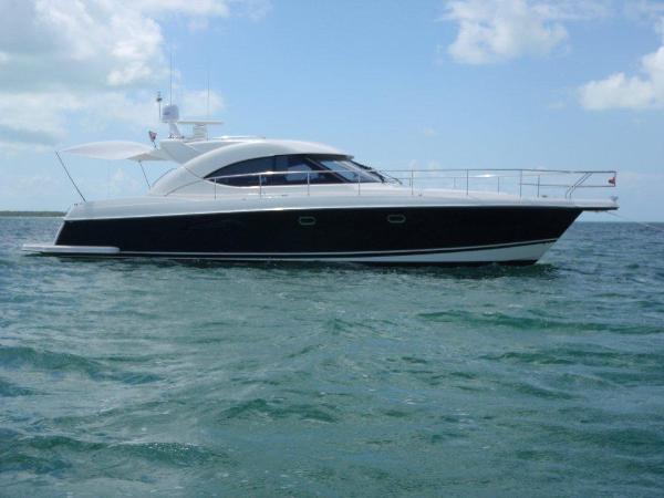47' Riviera 4700 Sport Yacht