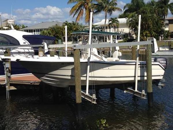 24' Pursuit 2470 Center Console