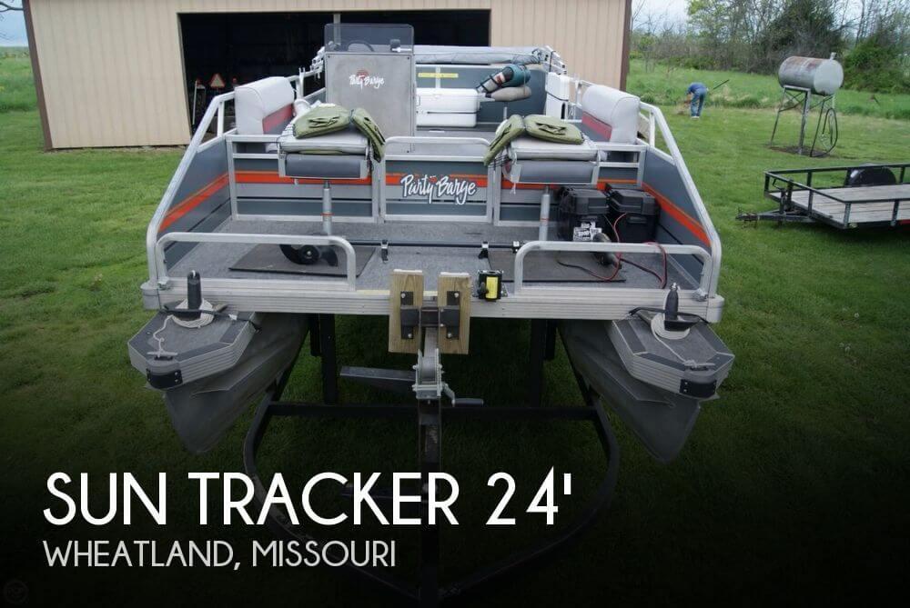 24' Sun Tracker 24 Party Barge