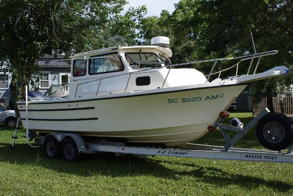 23' Parker 23 Sport Cabin