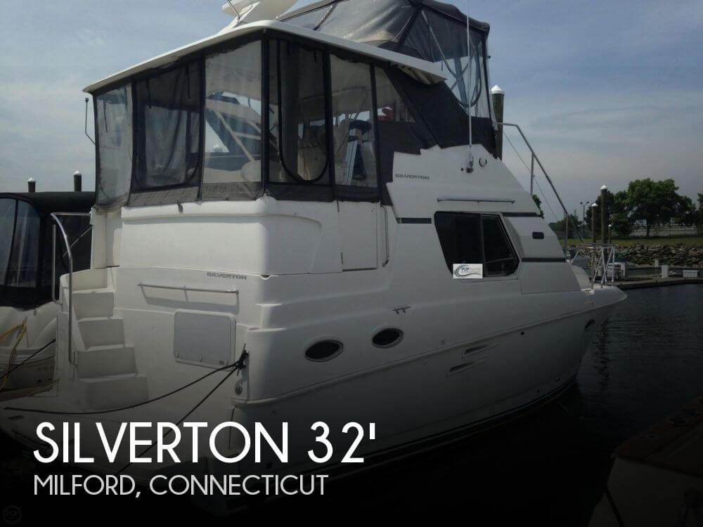 32' Silverton 322 Motor Yacht