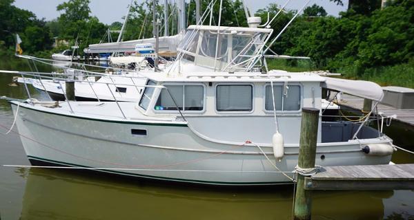 27' Maple Bay Single diesel Trawler