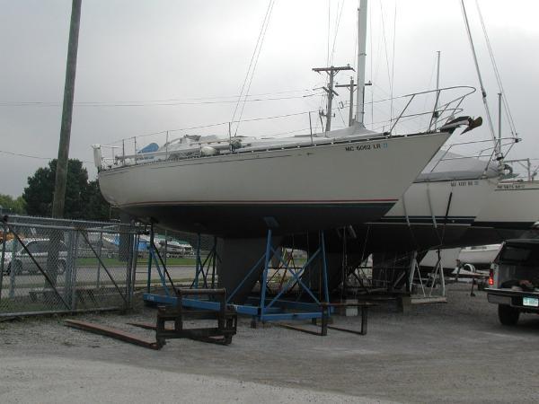 35' C & C Yachts Mark III