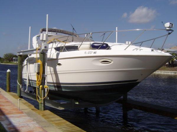 30' Bayliner 3055