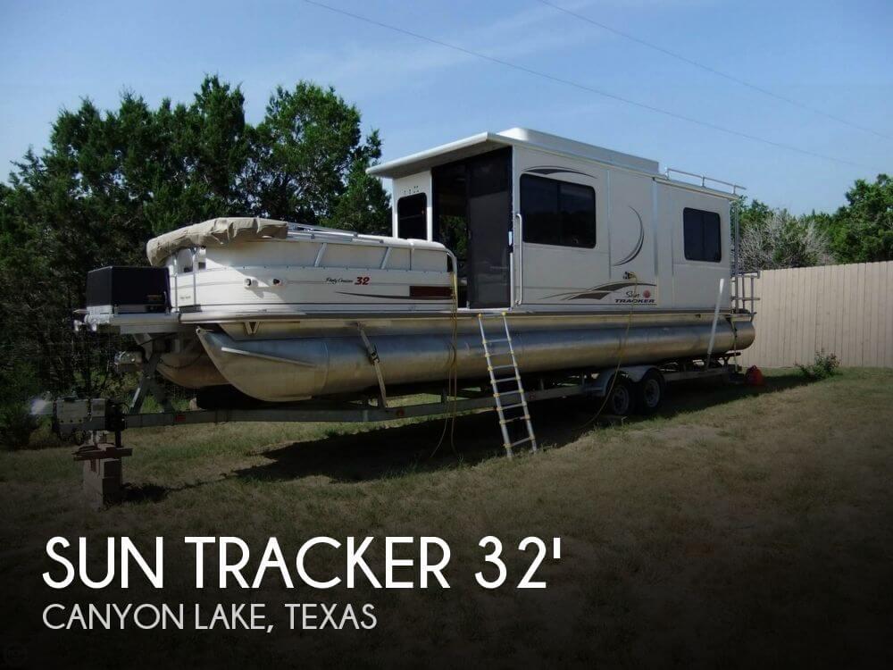 32' Sun Tracker 32 Party Cruiser