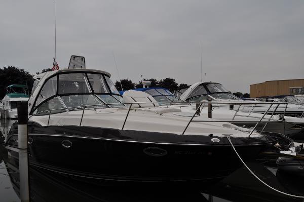 32' Monterey 320 Sport Yacht