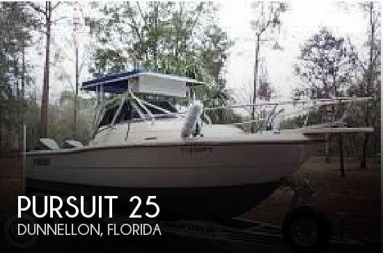 25' Pursuit 2550 Cuddy Cabin