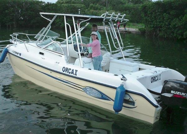 22' Sea Cat 227 Cuddy