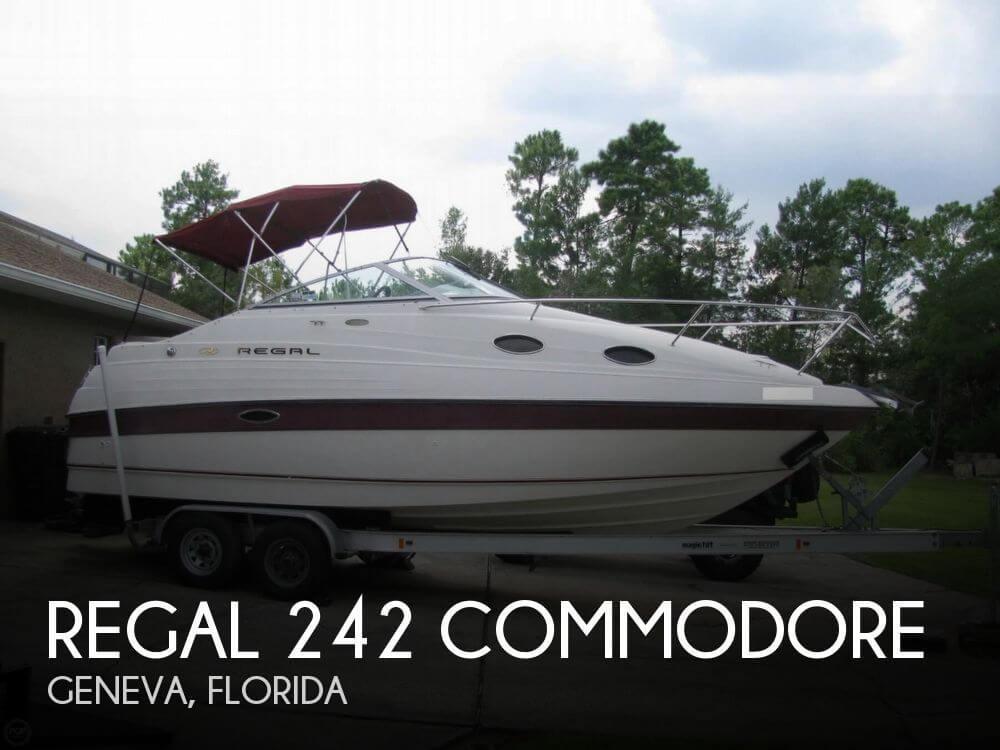 24' Regal 242 Commodore