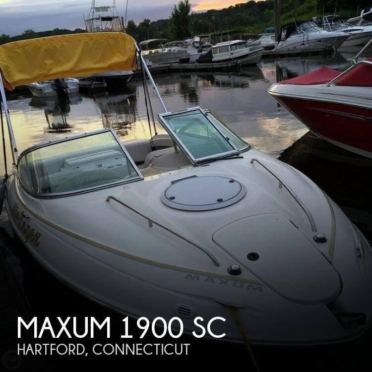 19' Maxum 1900 SC