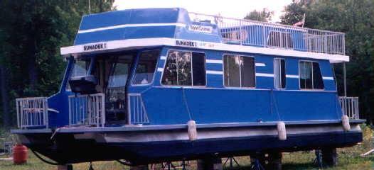 40' Three Buoys / Sunseeker Houseboat