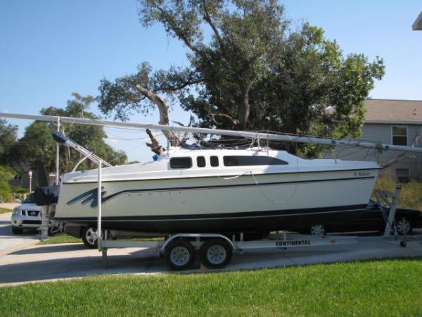 26' Hunter 26 SLOOP WITH 2009 TRAILER