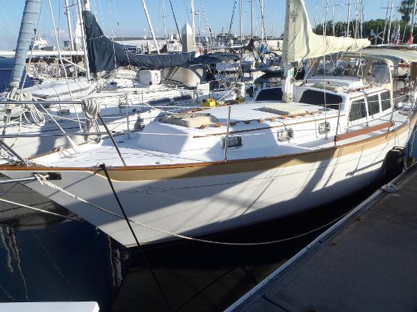 36' Islander Yachts Freeport