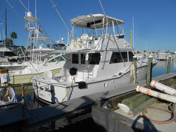 46' Hatteras Convertible